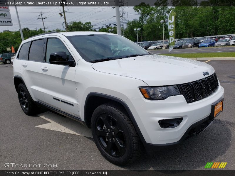 Bright White / Black 2019 Jeep Grand Cherokee Upland 4x4