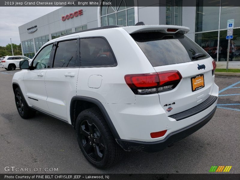 Bright White / Black 2019 Jeep Grand Cherokee Upland 4x4