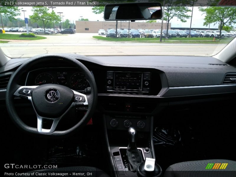 Tornado Red / Titan Black 2019 Volkswagen Jetta S