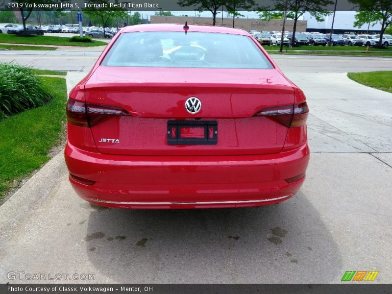 Tornado Red / Titan Black 2019 Volkswagen Jetta S