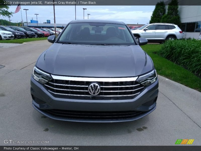 Platinum Gray Metallic / Titan Black 2019 Volkswagen Jetta SE