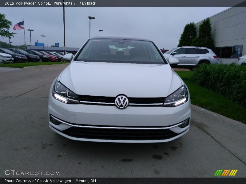  2019 Golf SE Pure White