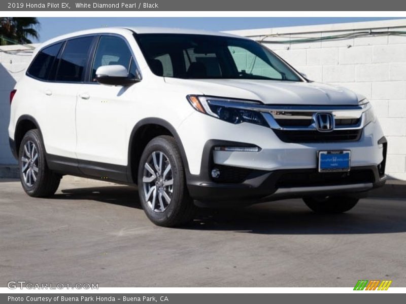 White Diamond Pearl / Black 2019 Honda Pilot EX