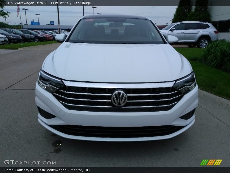 Pure White / Dark Beige 2019 Volkswagen Jetta SE
