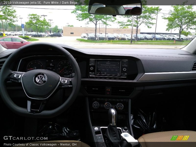 Pure White / Dark Beige 2019 Volkswagen Jetta SE