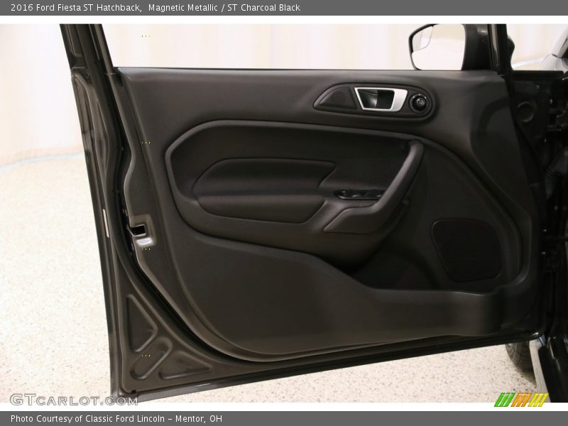 Magnetic Metallic / ST Charcoal Black 2016 Ford Fiesta ST Hatchback