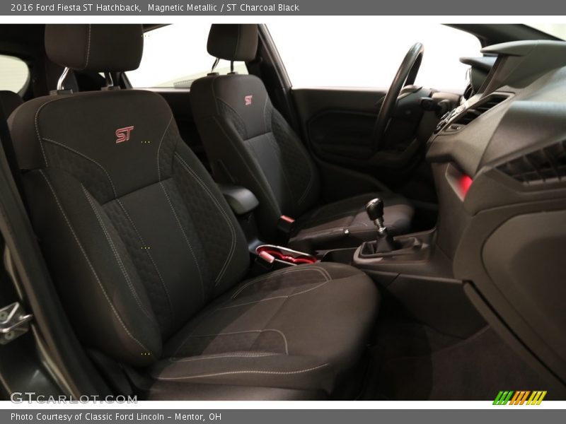 Magnetic Metallic / ST Charcoal Black 2016 Ford Fiesta ST Hatchback
