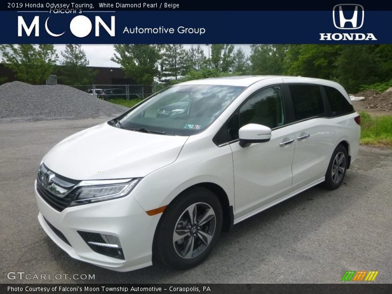 White Diamond Pearl / Beige 2019 Honda Odyssey Touring