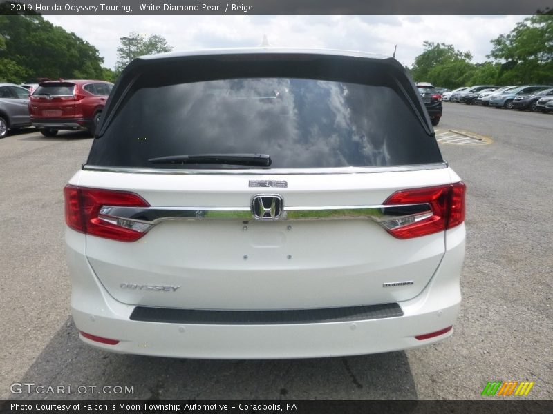 White Diamond Pearl / Beige 2019 Honda Odyssey Touring