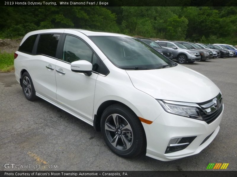 White Diamond Pearl / Beige 2019 Honda Odyssey Touring