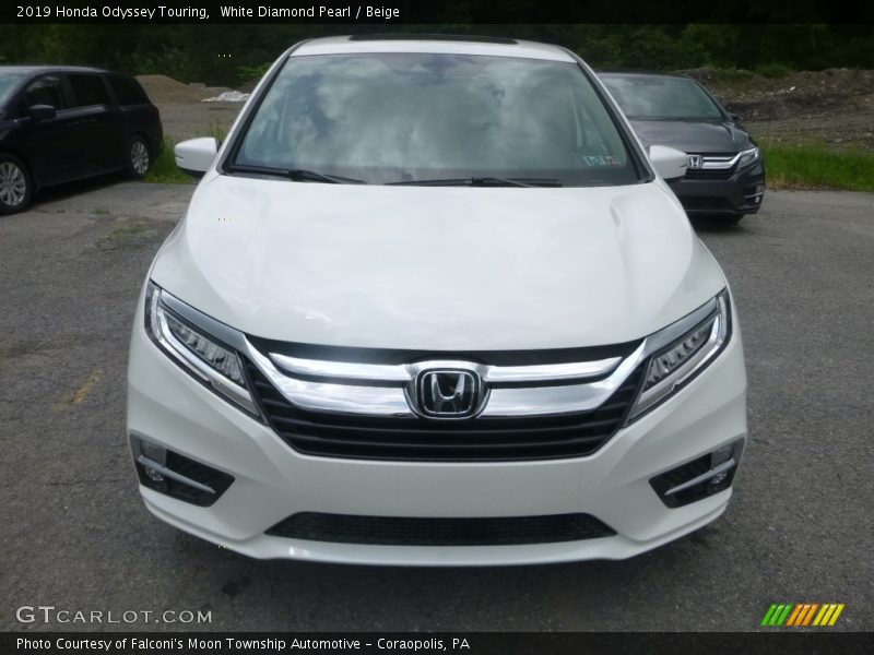 White Diamond Pearl / Beige 2019 Honda Odyssey Touring