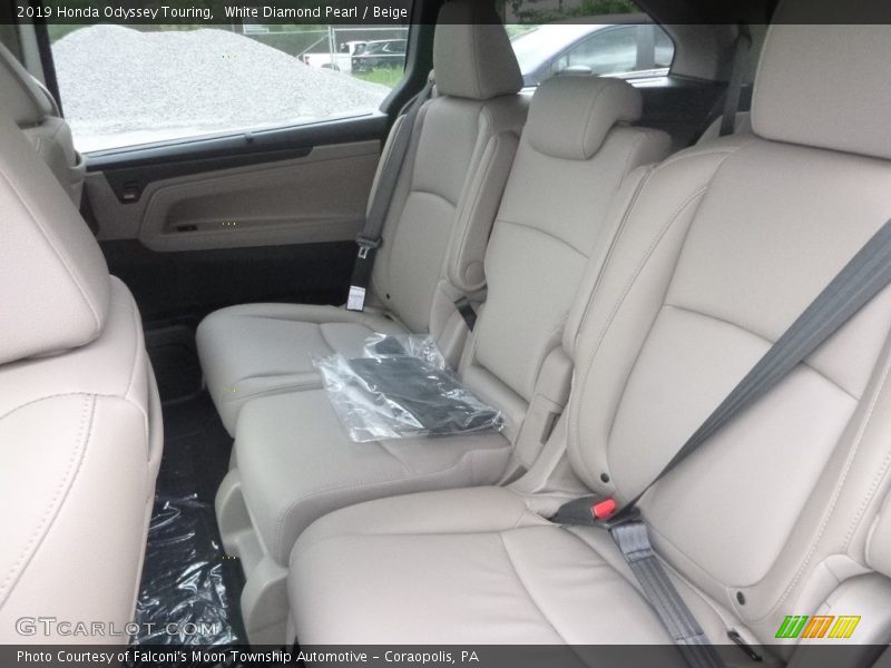 White Diamond Pearl / Beige 2019 Honda Odyssey Touring