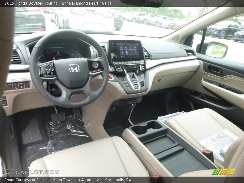 White Diamond Pearl / Beige 2019 Honda Odyssey Touring