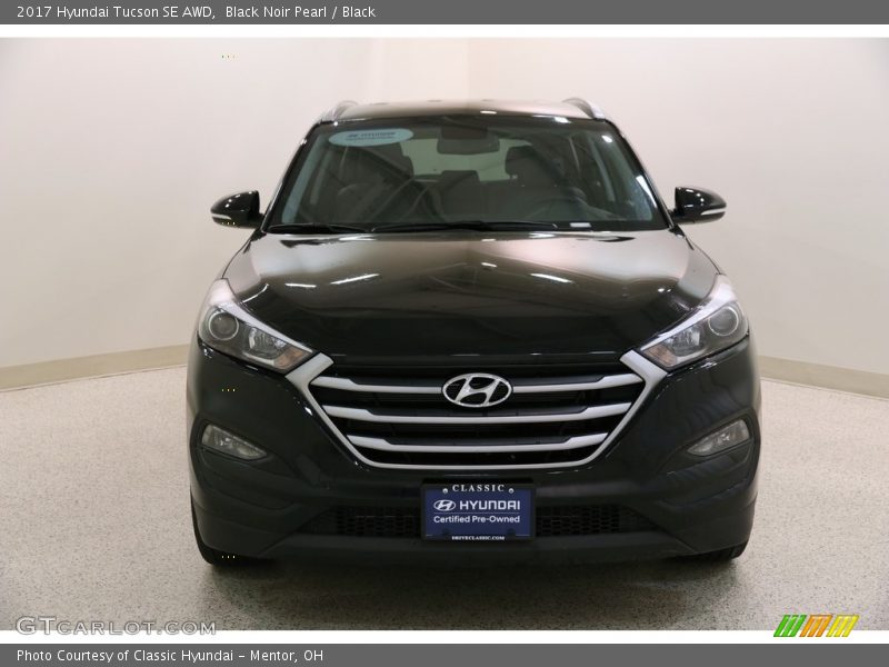 Black Noir Pearl / Black 2017 Hyundai Tucson SE AWD