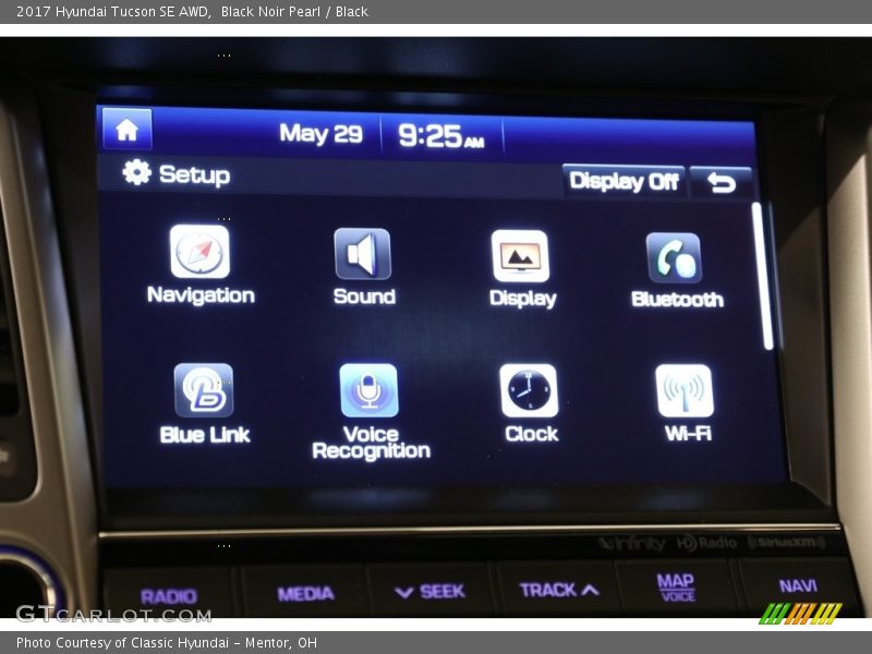 Black Noir Pearl / Black 2017 Hyundai Tucson SE AWD