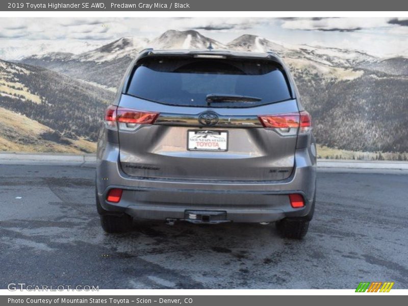 Predawn Gray Mica / Black 2019 Toyota Highlander SE AWD