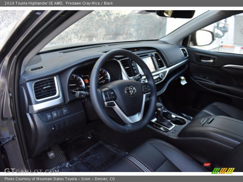 Predawn Gray Mica / Black 2019 Toyota Highlander SE AWD