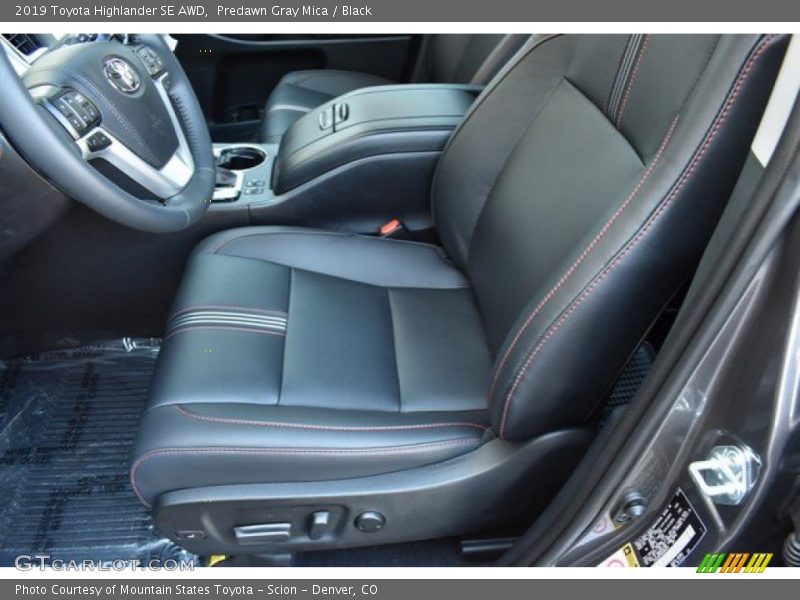 Predawn Gray Mica / Black 2019 Toyota Highlander SE AWD