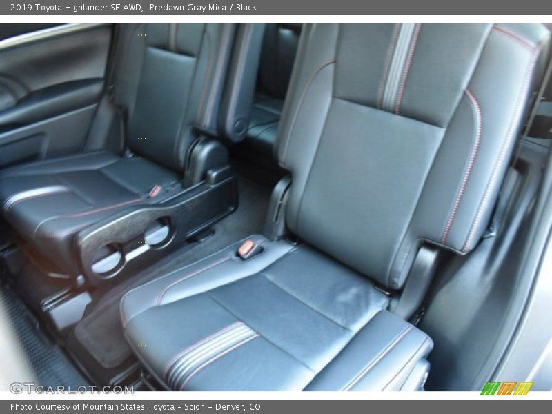 Predawn Gray Mica / Black 2019 Toyota Highlander SE AWD