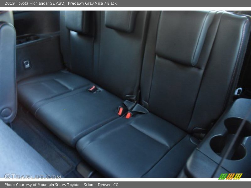 Predawn Gray Mica / Black 2019 Toyota Highlander SE AWD