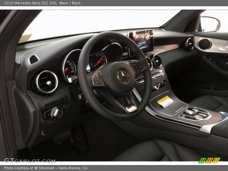 Black / Black 2019 Mercedes-Benz GLC 300
