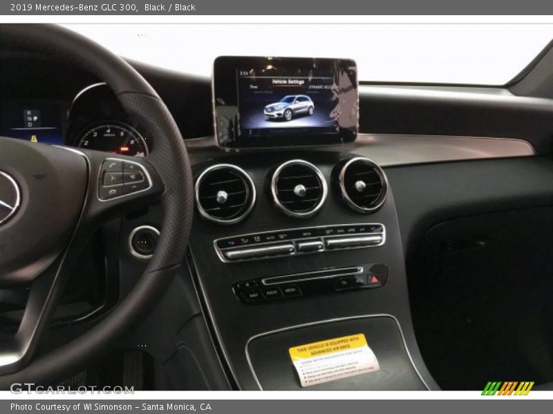 Black / Black 2019 Mercedes-Benz GLC 300