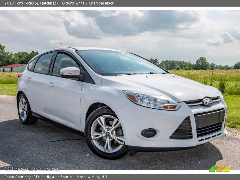 Oxford White / Charcoal Black 2013 Ford Focus SE Hatchback