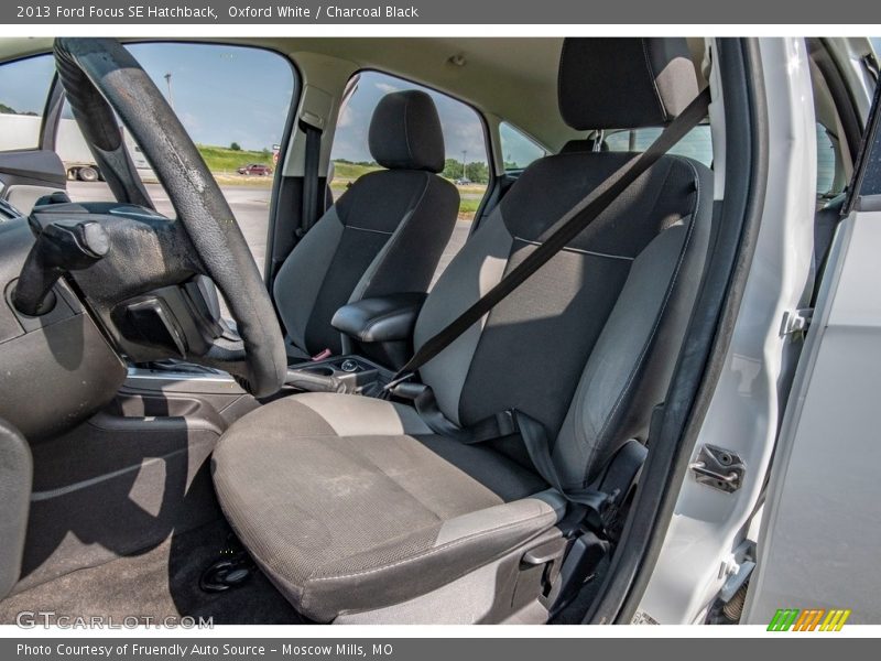 Oxford White / Charcoal Black 2013 Ford Focus SE Hatchback