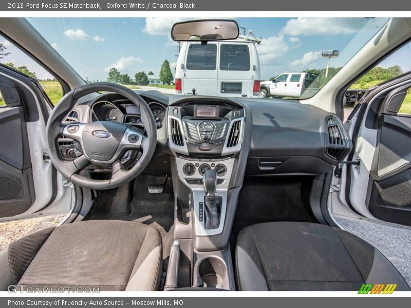 Oxford White / Charcoal Black 2013 Ford Focus SE Hatchback