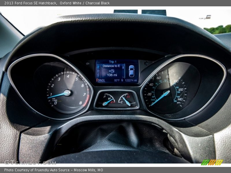 Oxford White / Charcoal Black 2013 Ford Focus SE Hatchback