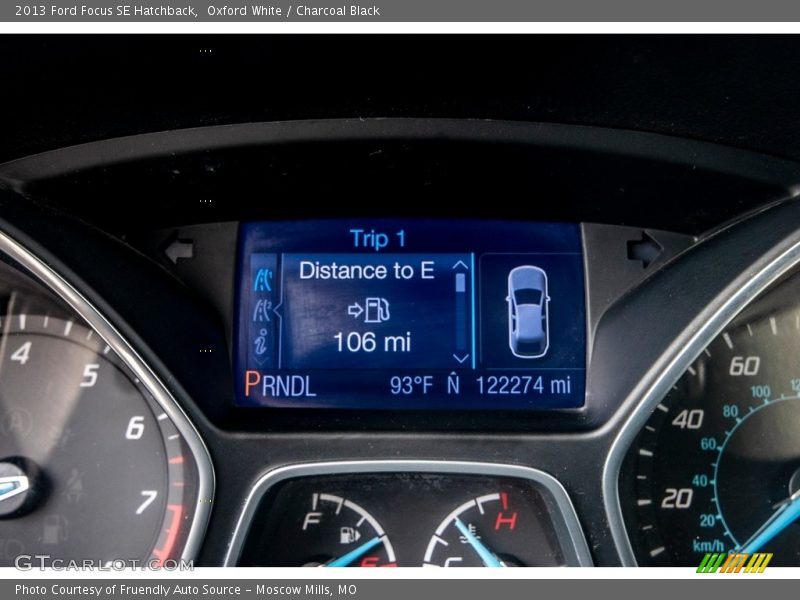 Oxford White / Charcoal Black 2013 Ford Focus SE Hatchback