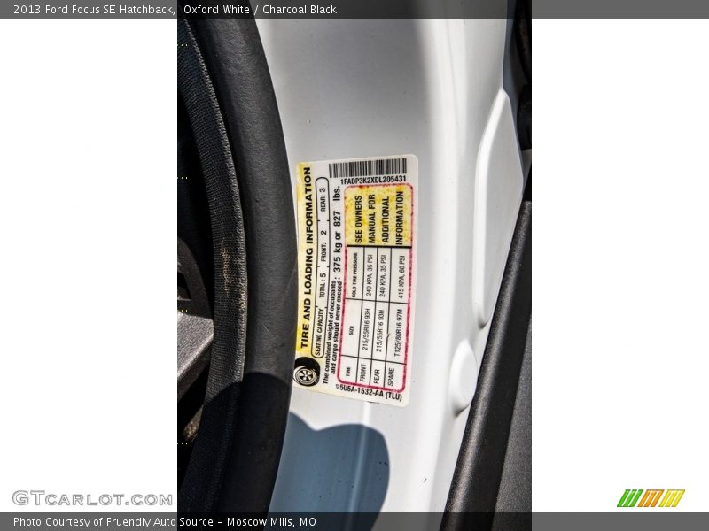 Oxford White / Charcoal Black 2013 Ford Focus SE Hatchback