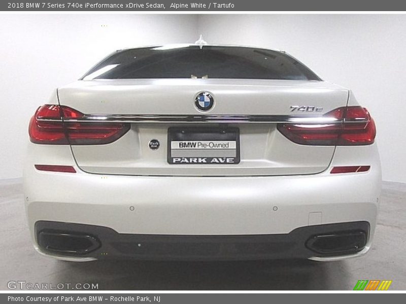 Alpine White / Tartufo 2018 BMW 7 Series 740e iPerformance xDrive Sedan