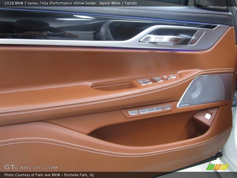 Alpine White / Tartufo 2018 BMW 7 Series 740e iPerformance xDrive Sedan