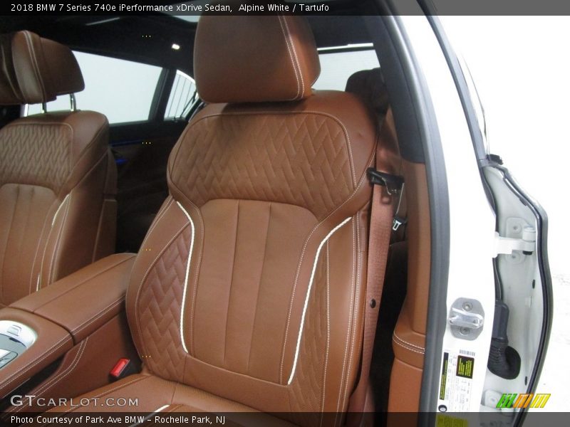 Alpine White / Tartufo 2018 BMW 7 Series 740e iPerformance xDrive Sedan