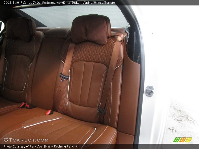 Alpine White / Tartufo 2018 BMW 7 Series 740e iPerformance xDrive Sedan