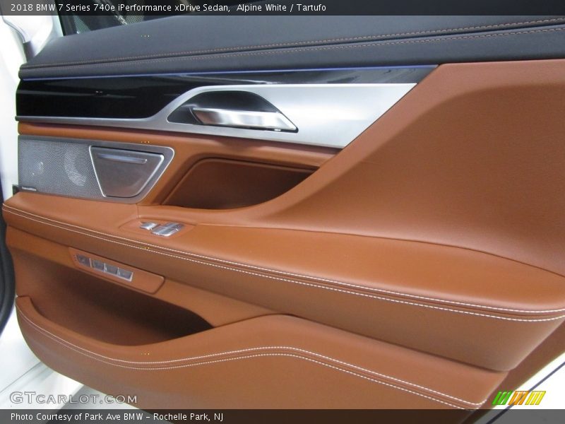 Alpine White / Tartufo 2018 BMW 7 Series 740e iPerformance xDrive Sedan