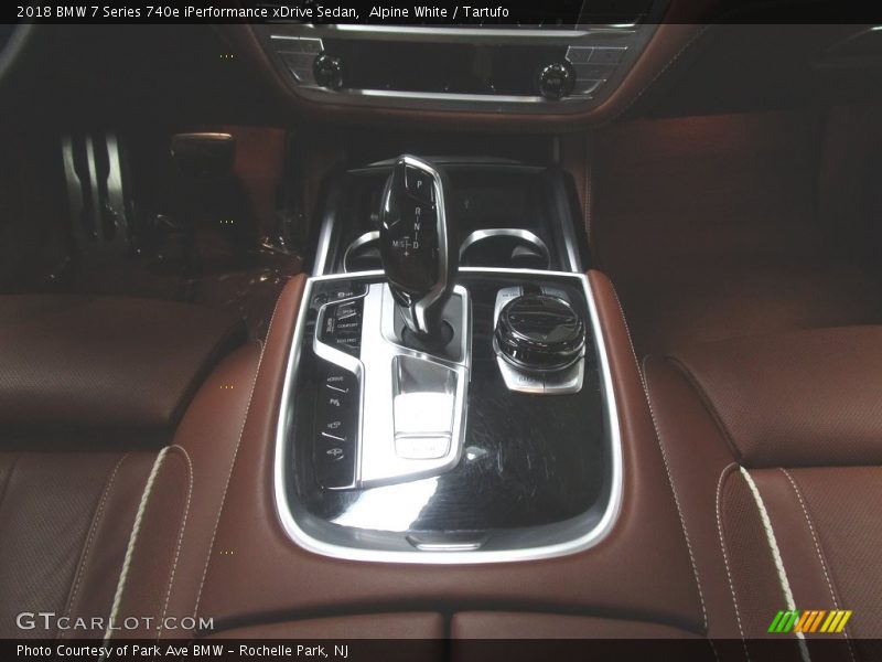 Alpine White / Tartufo 2018 BMW 7 Series 740e iPerformance xDrive Sedan