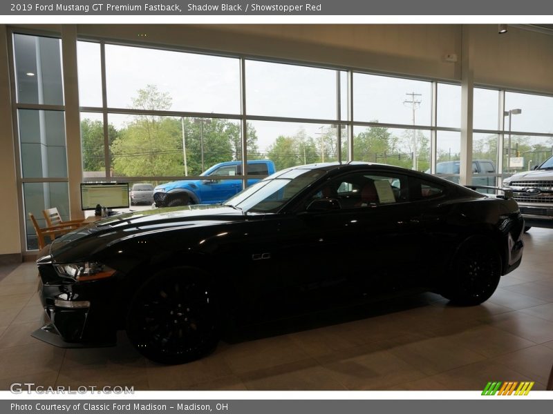 Shadow Black / Showstopper Red 2019 Ford Mustang GT Premium Fastback