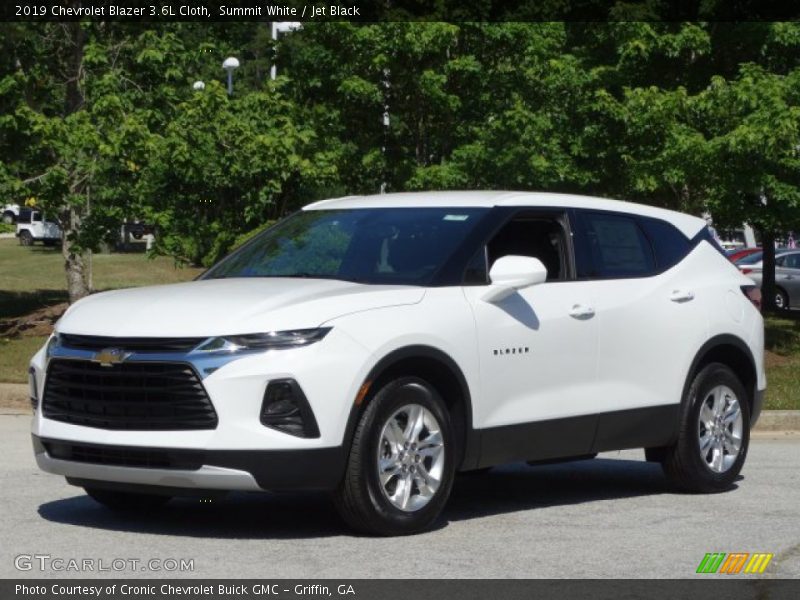 Summit White / Jet Black 2019 Chevrolet Blazer 3.6L Cloth