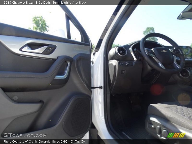 Summit White / Jet Black 2019 Chevrolet Blazer 3.6L Cloth