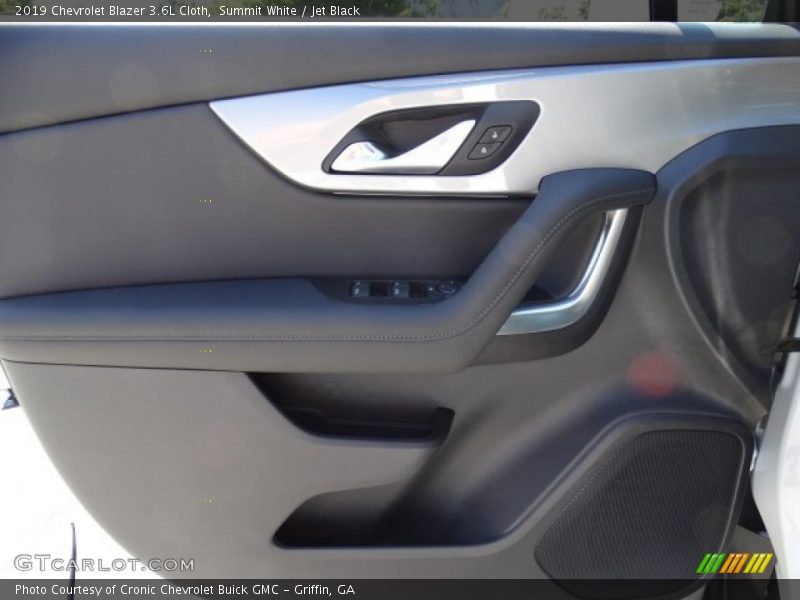 Summit White / Jet Black 2019 Chevrolet Blazer 3.6L Cloth
