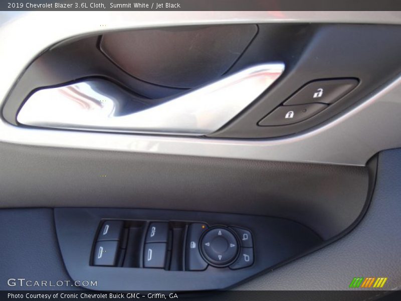 Summit White / Jet Black 2019 Chevrolet Blazer 3.6L Cloth