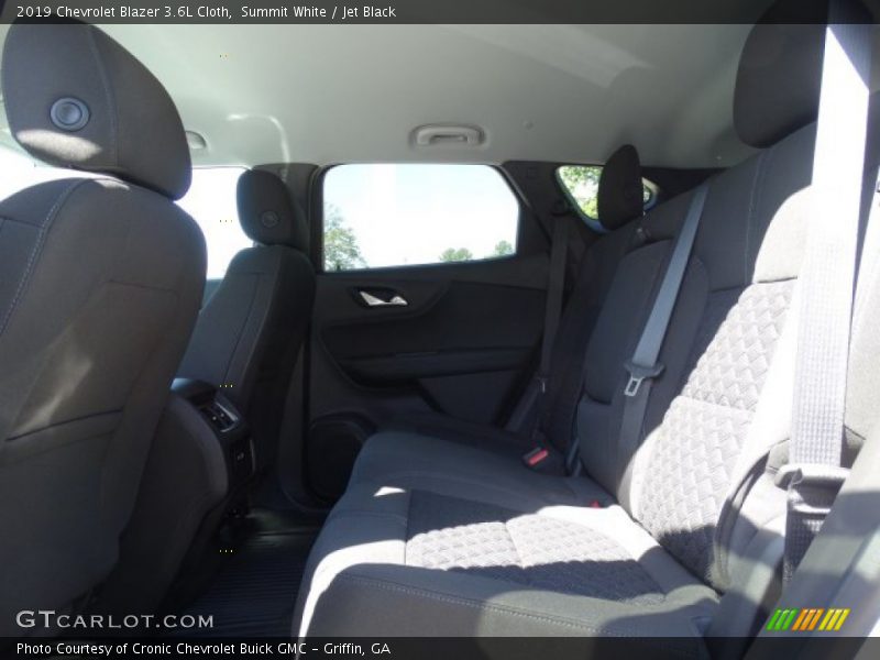 Summit White / Jet Black 2019 Chevrolet Blazer 3.6L Cloth