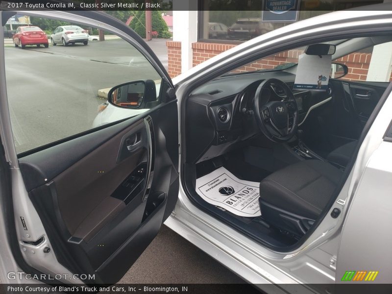 Classic Silver Metallic / Black 2017 Toyota Corolla iM