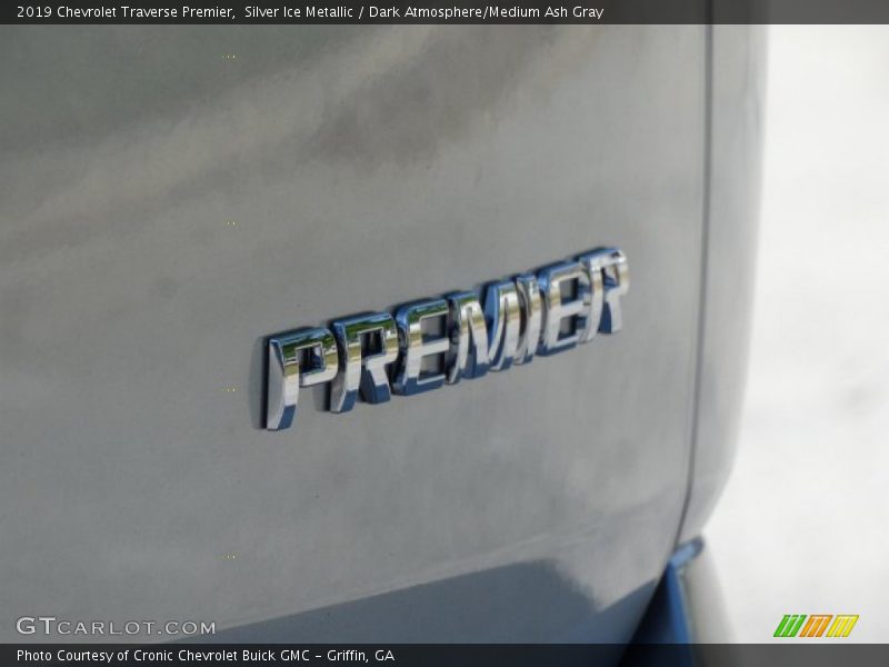 Silver Ice Metallic / Dark Atmosphere/Medium Ash Gray 2019 Chevrolet Traverse Premier