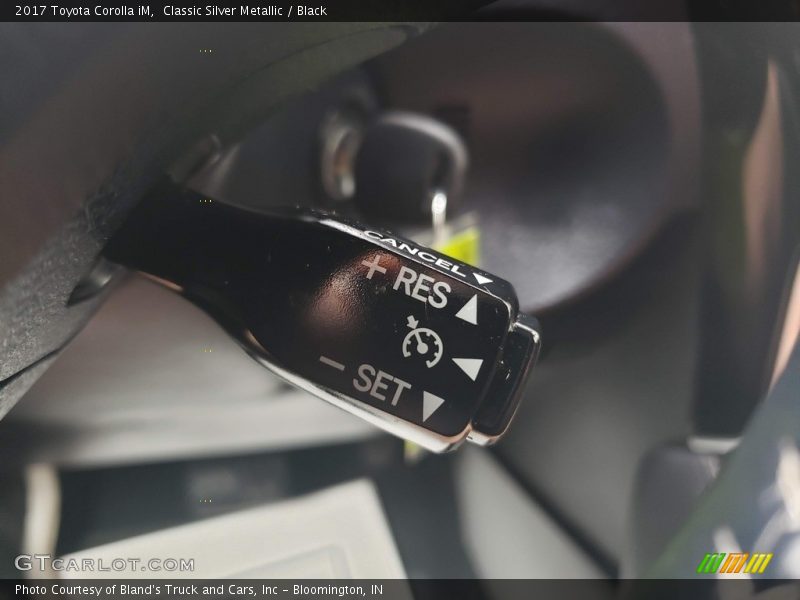 Classic Silver Metallic / Black 2017 Toyota Corolla iM