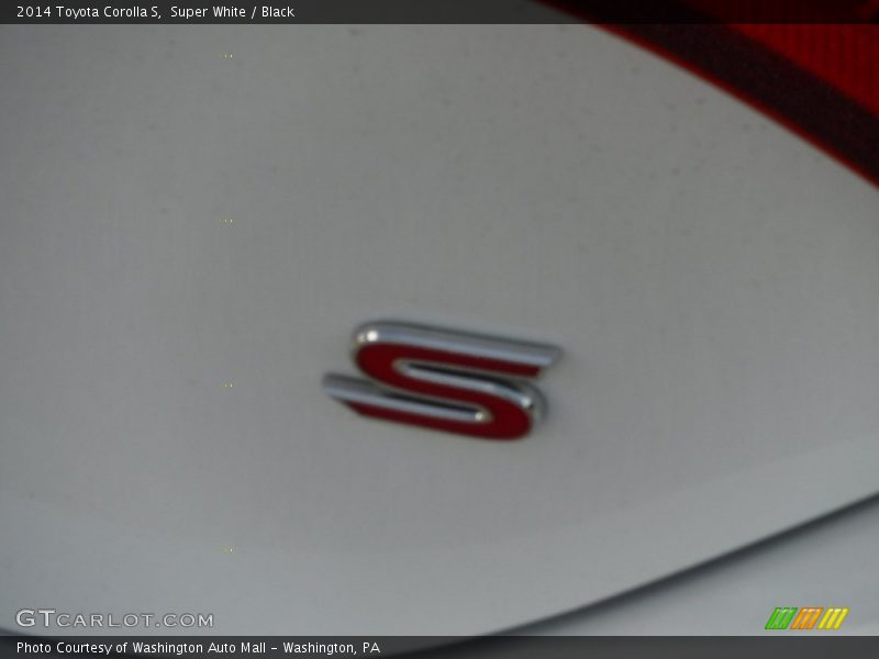 Super White / Black 2014 Toyota Corolla S