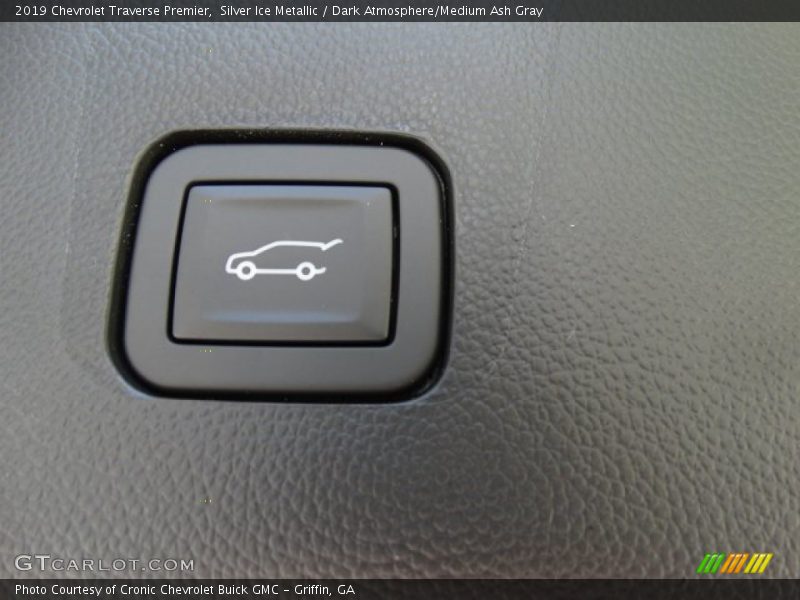 Silver Ice Metallic / Dark Atmosphere/Medium Ash Gray 2019 Chevrolet Traverse Premier