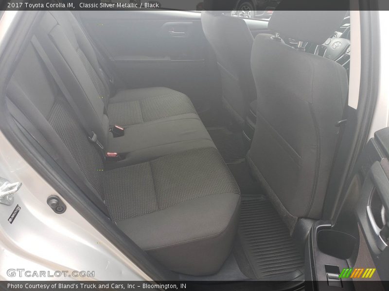 Classic Silver Metallic / Black 2017 Toyota Corolla iM
